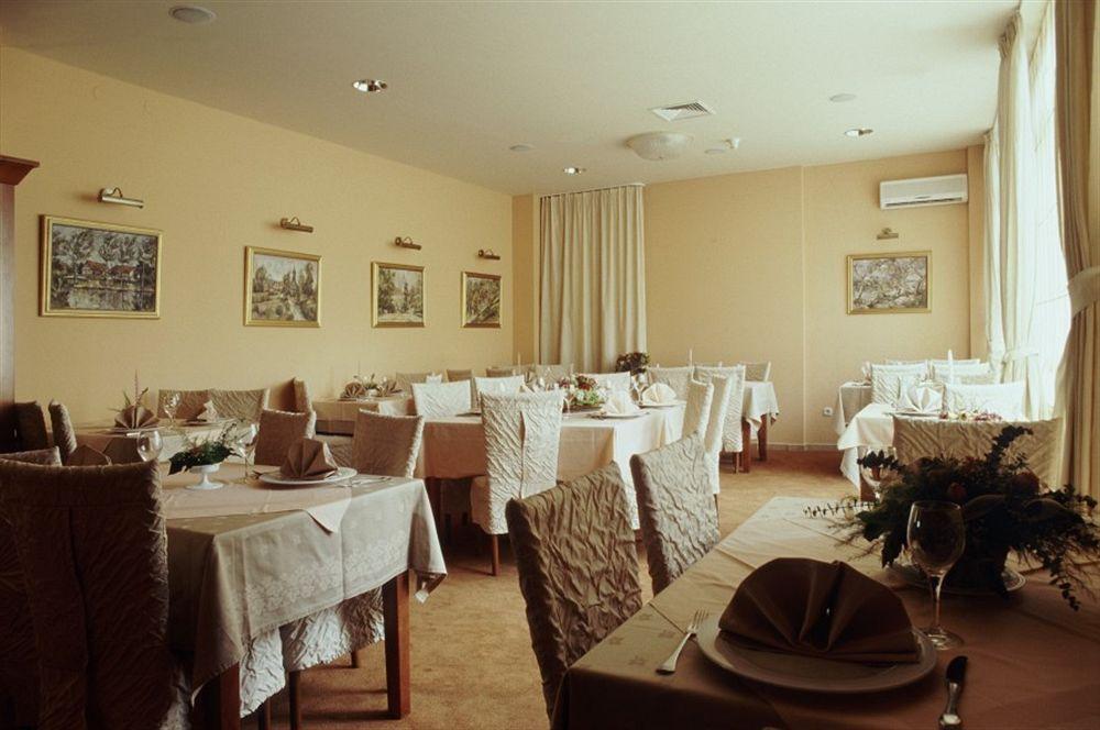 Hotel Porin Zágráb Étterem fotó